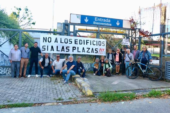 Vecinos se organizaron para recuperar una plaza abandonada del barrio